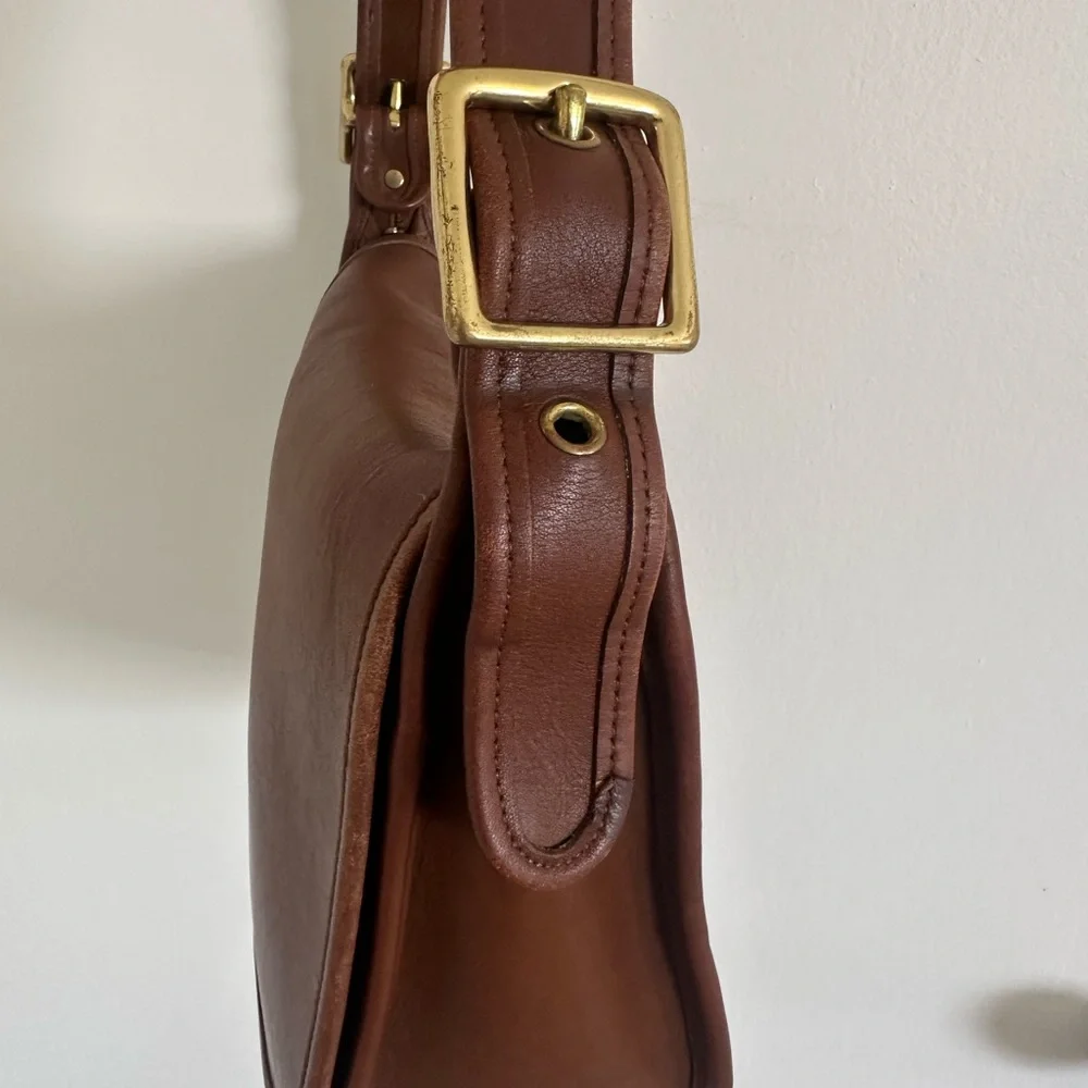 Old Vintage Coach Brown Leather Shoulder Bag with Adjustable Straps - Picture 6 of 10